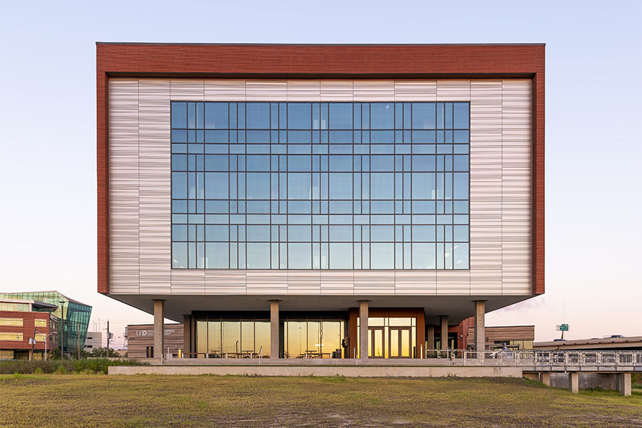 UHD Sciences and Technology Building